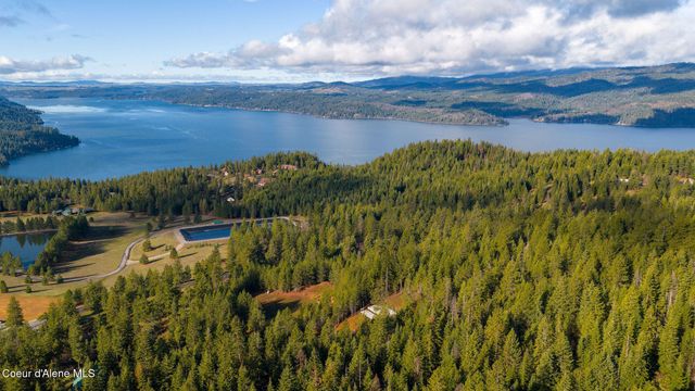 14058 S Carlin Bay Rd, Harrison, ID 83833