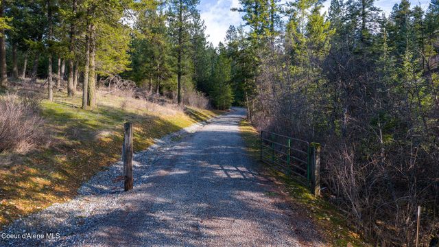14058 S Carlin Bay Rd, Harrison, ID 83833