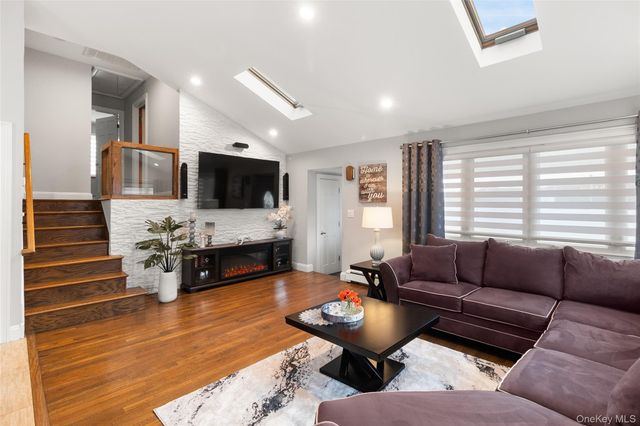 166 Pratt Street, West Babylon, NY 11704