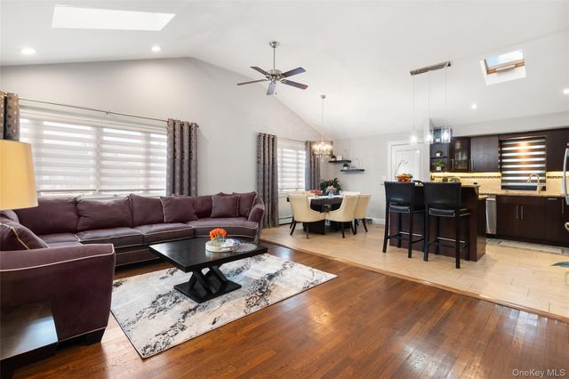 166 Pratt Street, West Babylon, NY 11704