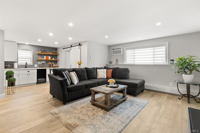 166 Pratt Street, West Babylon, NY 11704