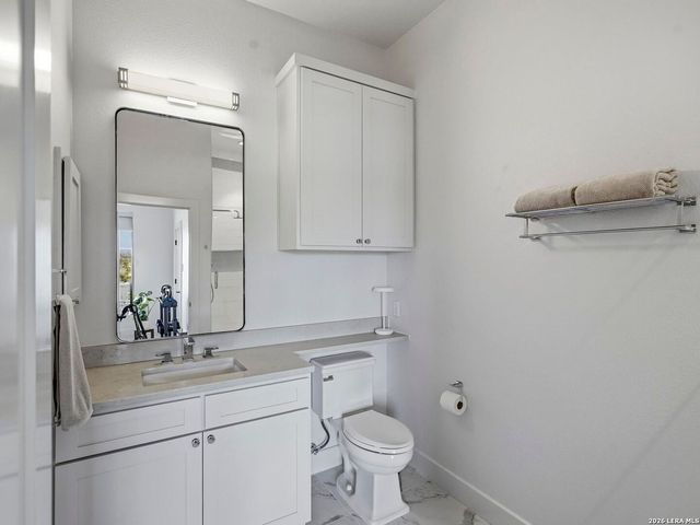 102 Santa Fe Trl, Boerne, TX 78006