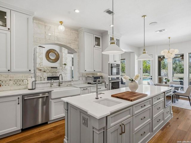 102 Santa Fe Trl, Boerne, TX 78006