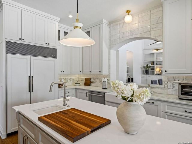 102 Santa Fe Trl, Boerne, TX 78006