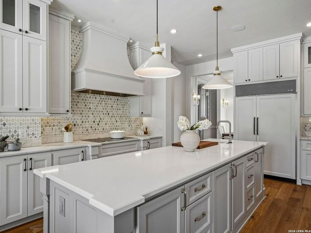 102 Santa Fe Trl, Boerne, TX 78006