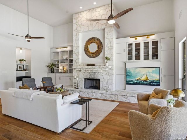 102 Santa Fe Trl, Boerne, TX 78006