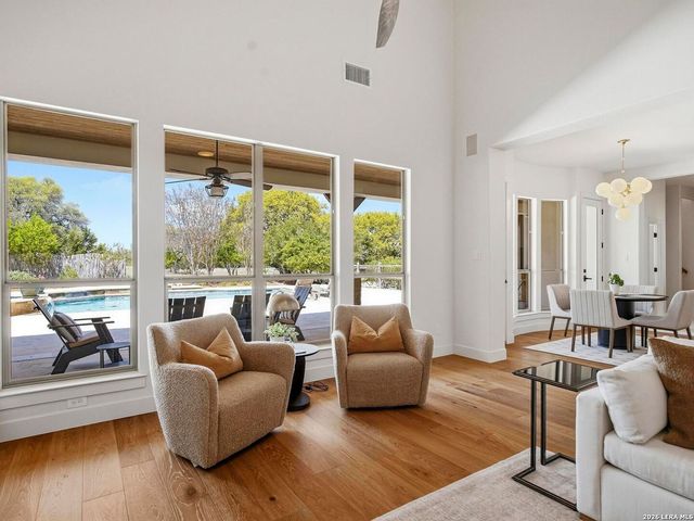 102 Santa Fe Trl, Boerne, TX 78006