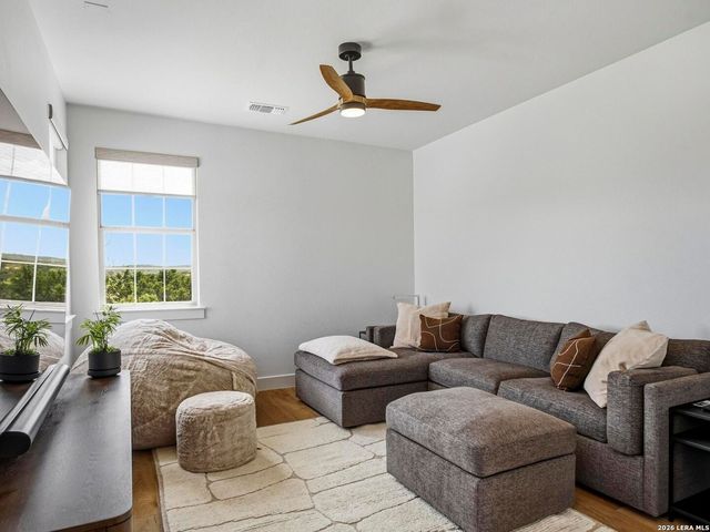 102 Santa Fe Trl, Boerne, TX 78006