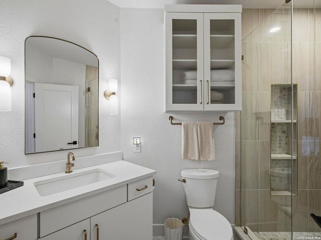 102 Santa Fe Trl, Boerne, TX 78006