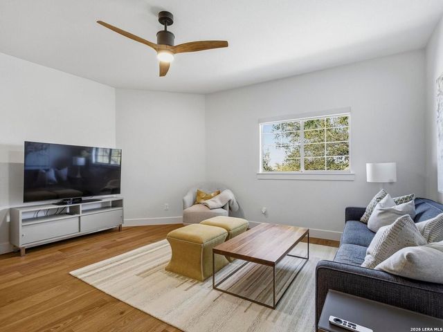 102 Santa Fe Trl, Boerne, TX 78006