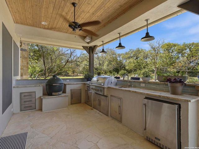 102 Santa Fe Trl, Boerne, TX 78006
