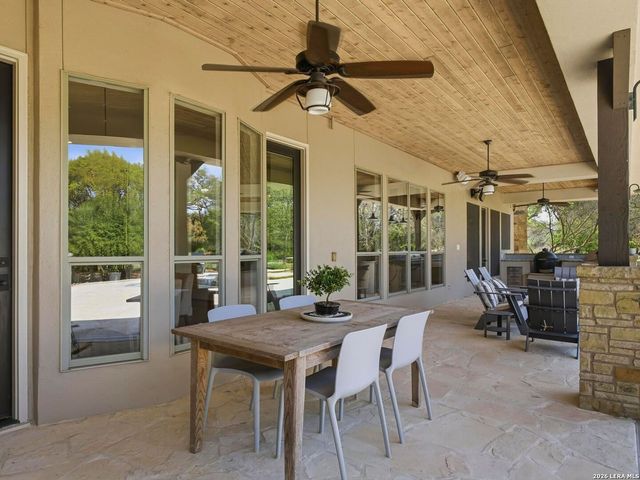 102 Santa Fe Trl, Boerne, TX 78006