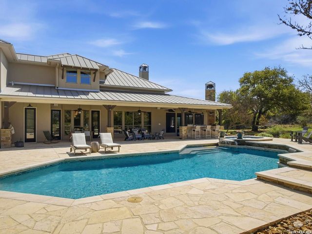 102 Santa Fe Trl, Boerne, TX 78006