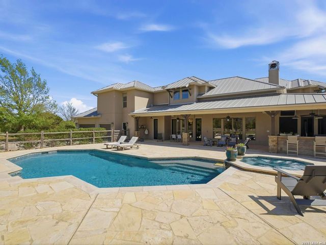 102 Santa Fe Trl, Boerne, TX 78006