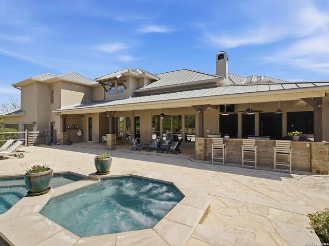 102 Santa Fe Trl, Boerne, TX 78006