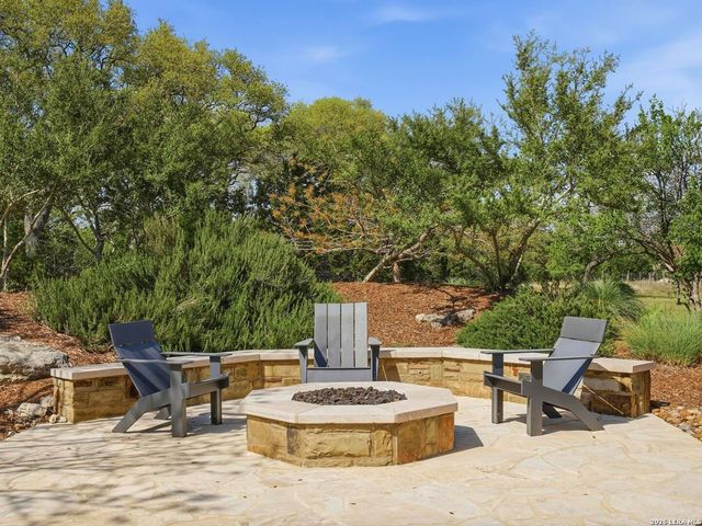 102 Santa Fe Trl, Boerne, TX 78006