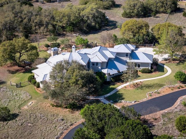 102 Santa Fe Trl, Boerne, TX 78006