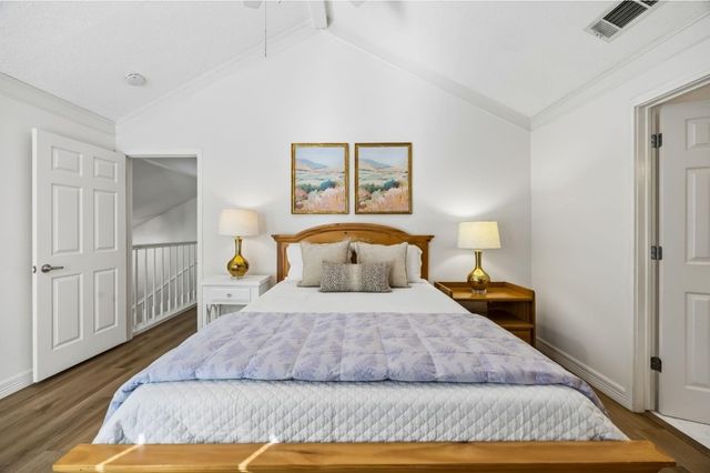 217 Cimarron Trail 5, Irving, TX 75063