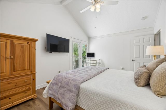 217 Cimarron Trail 5, Irving, TX 75063