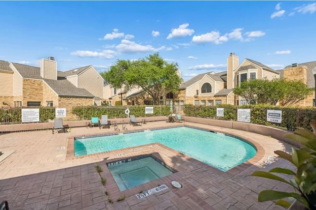 217 Cimarron Trail 5, Irving, TX 75063