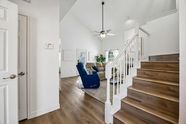 217 Cimarron Trail 5, Irving, TX 75063
