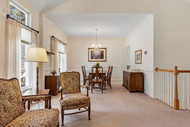 15 Pheasant Ln 15, Bedford, MA 01730