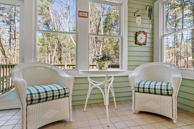15 Pheasant Ln 15, Bedford, MA 01730