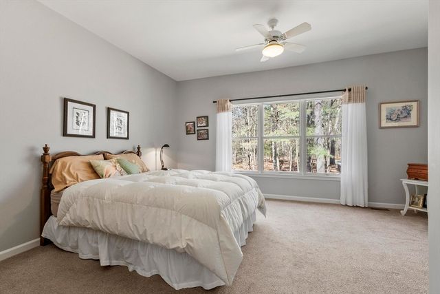 15 Pheasant Ln 15, Bedford, MA 01730