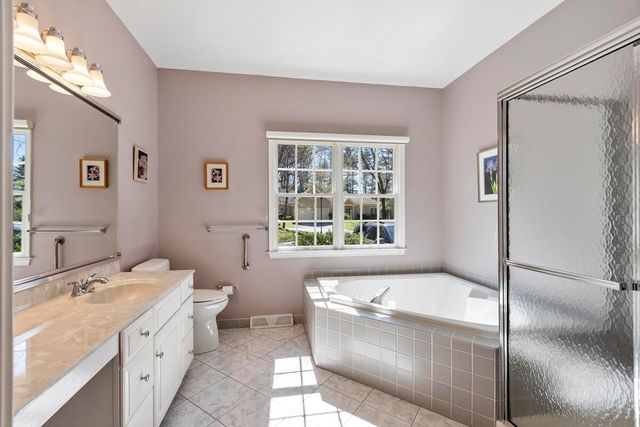 15 Pheasant Ln 15, Bedford, MA 01730