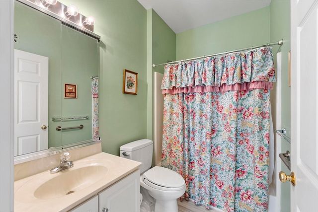 15 Pheasant Ln 15, Bedford, MA 01730
