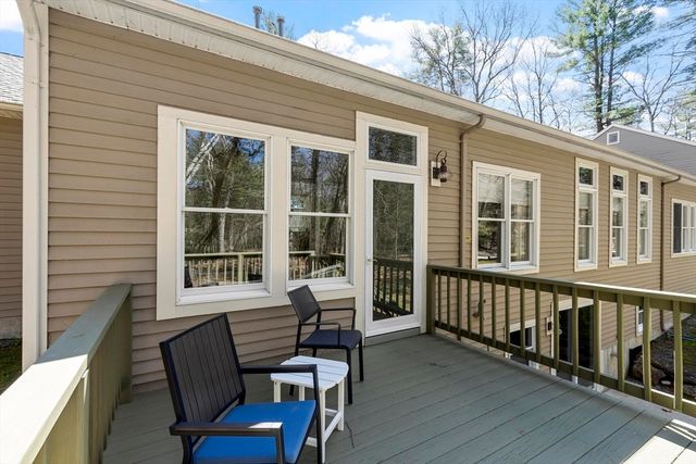 15 Pheasant Ln 15, Bedford, MA 01730