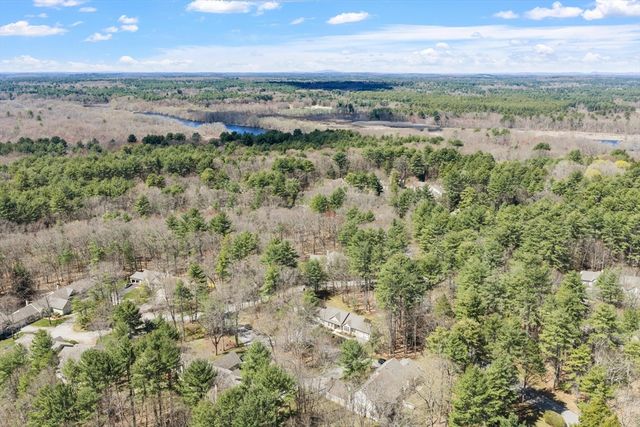 15 Pheasant Ln 15, Bedford, MA 01730