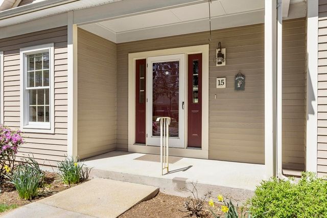 15 Pheasant Ln 15, Bedford, MA 01730