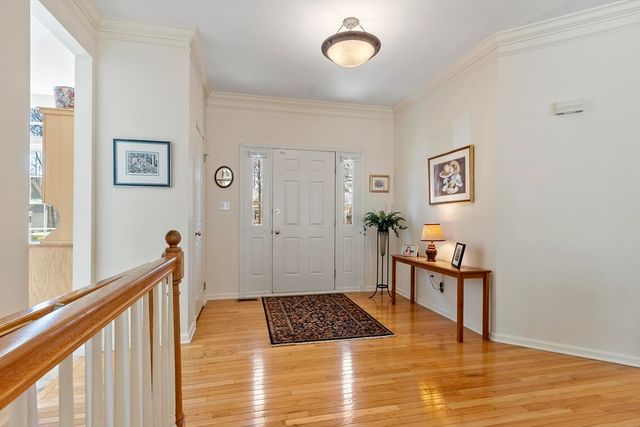 15 Pheasant Ln 15, Bedford, MA 01730