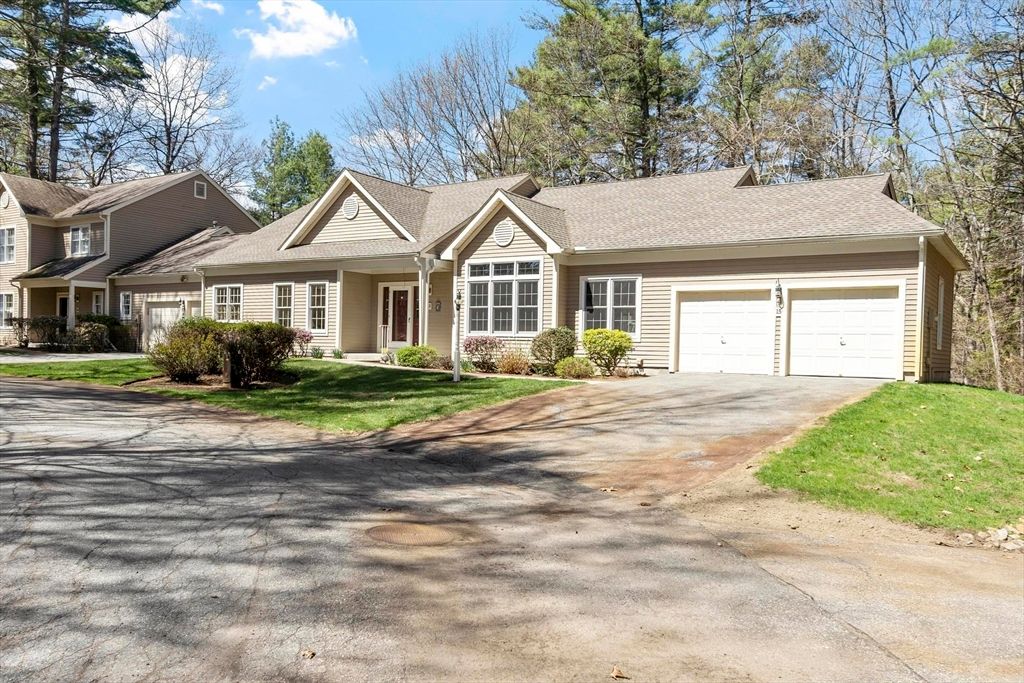 15 Pheasant Ln 15, Bedford, MA 01730