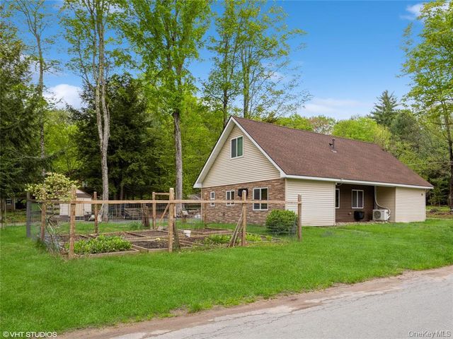 23 Woodland Way, Smallwood, NY 12720