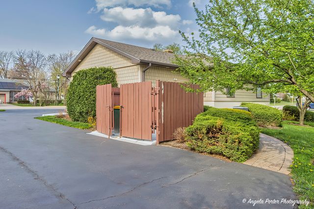 4017 Old Grand Avenue, Gurnee, IL 60031