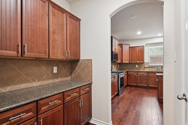 712 Marina Vista Drive, Lewisville, TX 75056