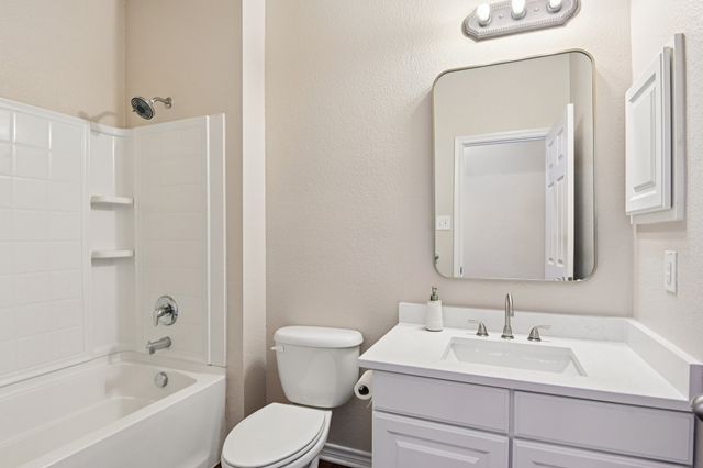 712 Marina Vista Drive, Lewisville, TX 75056