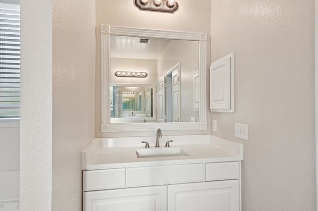 712 Marina Vista Drive, Lewisville, TX 75056