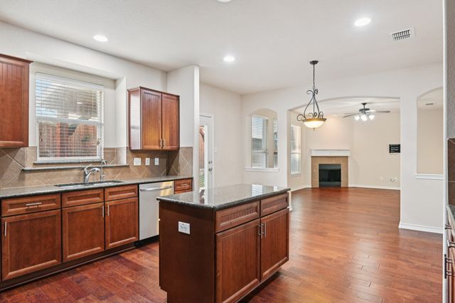 712 Marina Vista Drive, Lewisville, TX 75056
