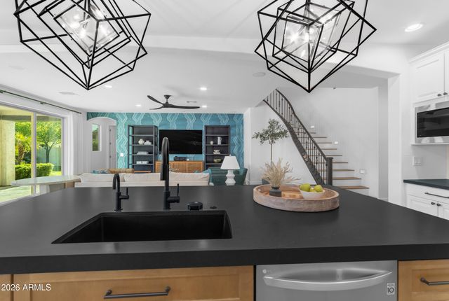 10315 E STARION Avenue, Mesa, AZ 85212