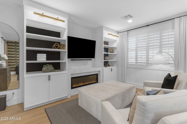 10315 E STARION Avenue, Mesa, AZ 85212