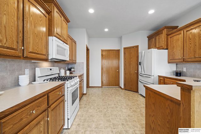 17222 Musket Street, Omaha, NE 68136