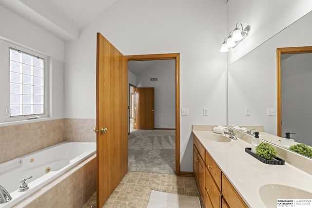 17222 Musket Street, Omaha, NE 68136