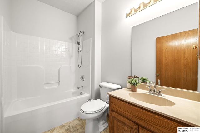 17222 Musket Street, Omaha, NE 68136