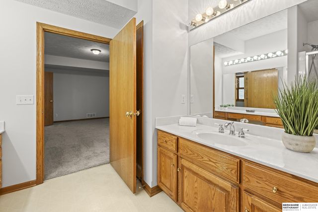 17222 Musket Street, Omaha, NE 68136