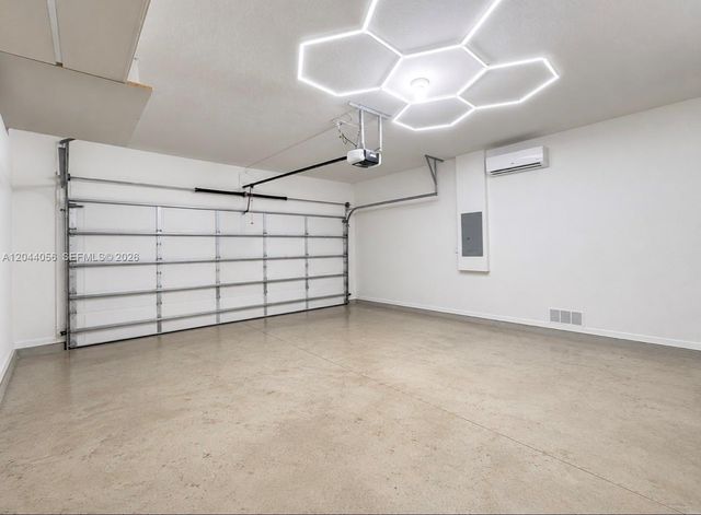 363 NE 35th Ter, Homestead, FL 33033