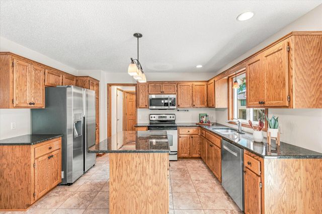 1722 Orchard Drive, Woodbury, MN 55125