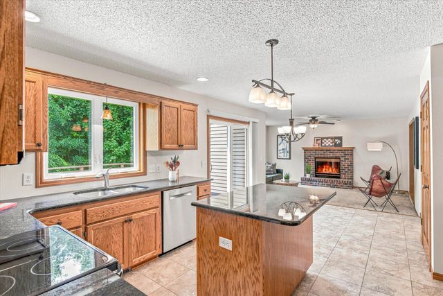 1722 Orchard Drive, Woodbury, MN 55125
